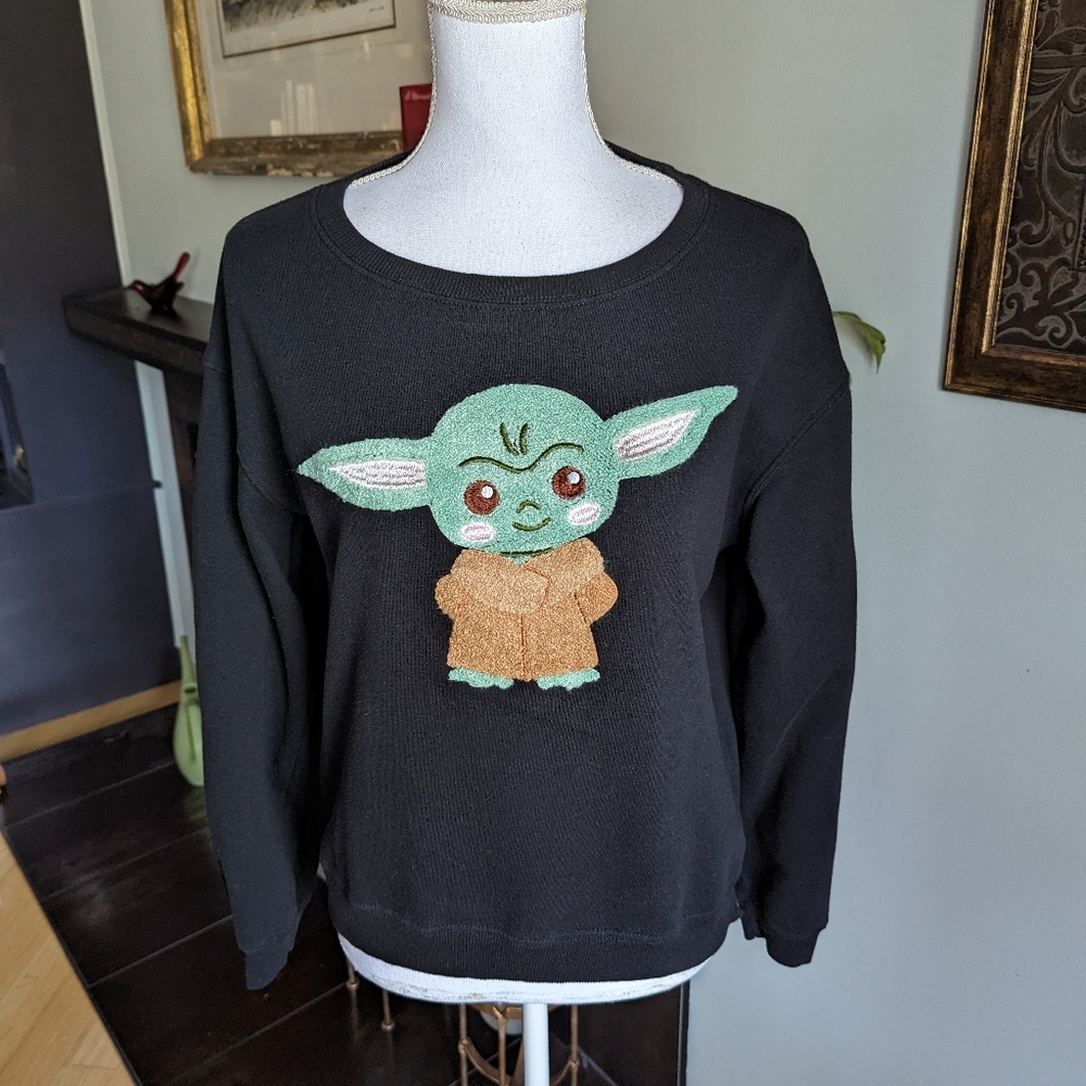 Star Wars Grogu Mando Yoda Black Embroidered Sweatshirt Kids XL Womens Small 33
